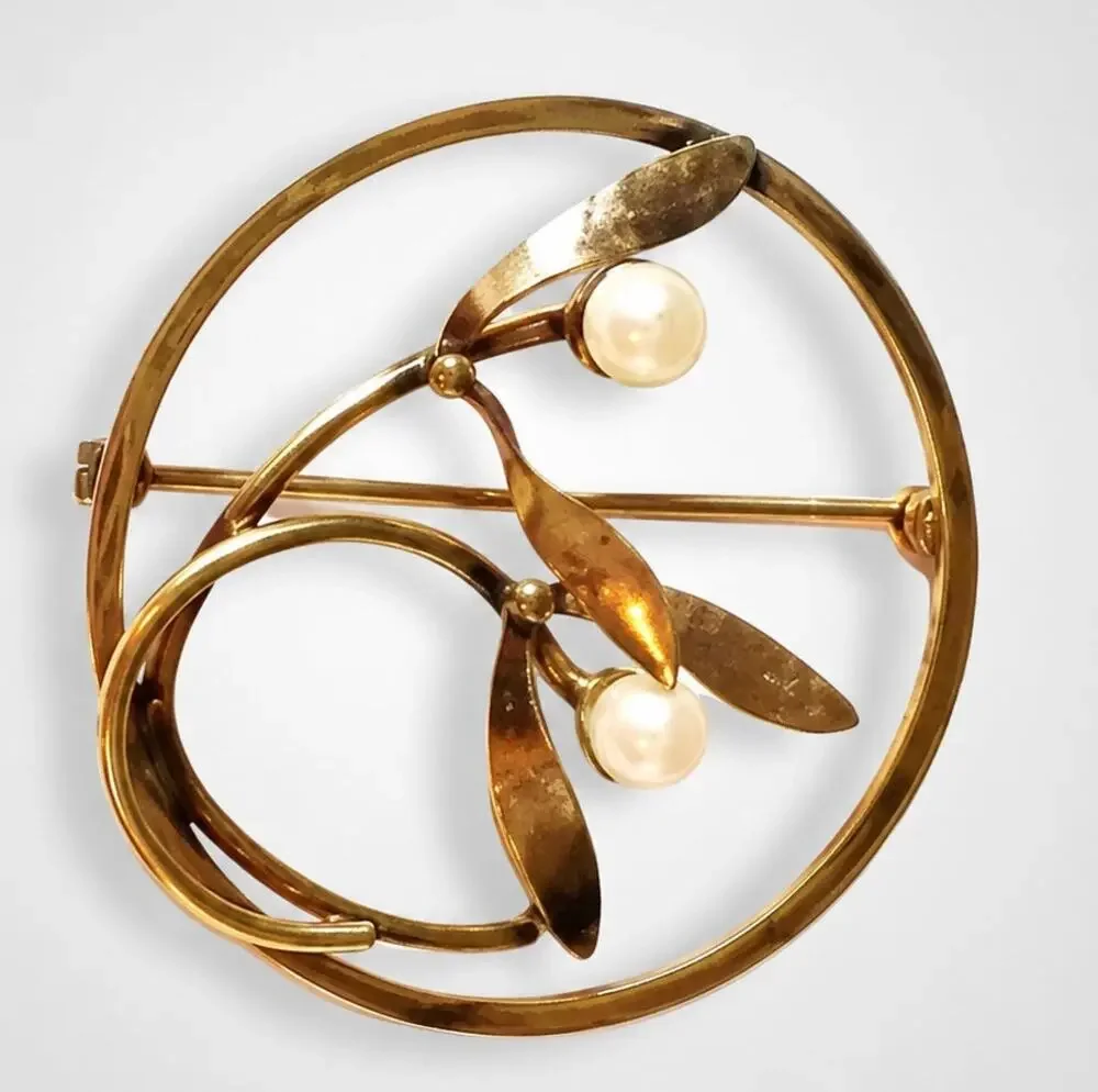 Vintage Gold Flower Brooch Van Dell Faux‎ Pearl 12K Gold Filled Pin 1.5
